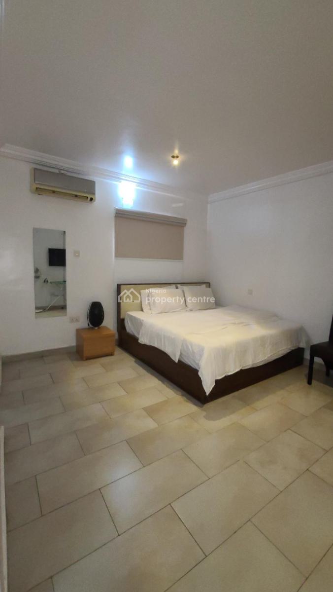 Nice 1 Bedroom with Swimming Pool & Golf, Ikeja Gra, Ikeja, Lagos, Mini Flat (room and Parlour) Short Let