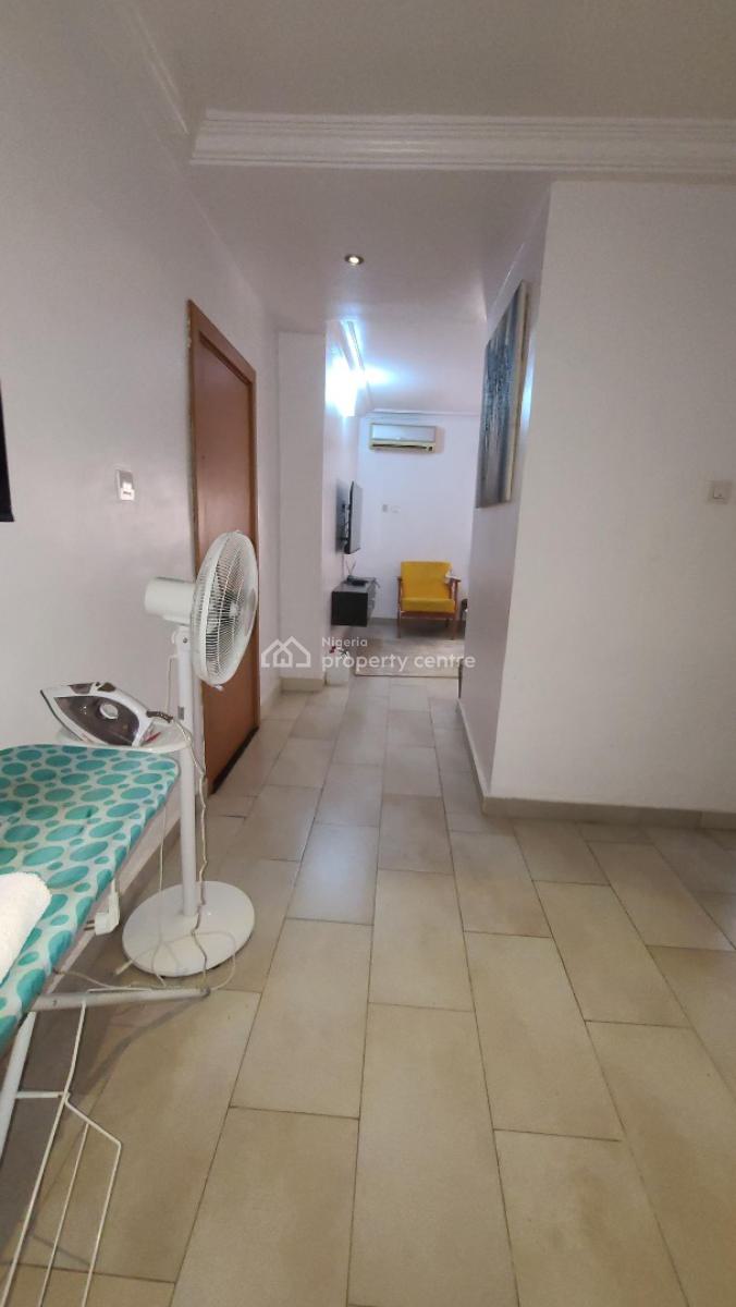 Nice 1 Bedroom with Swimming Pool & Golf, Ikeja Gra, Ikeja, Lagos, Mini Flat (room and Parlour) Short Let