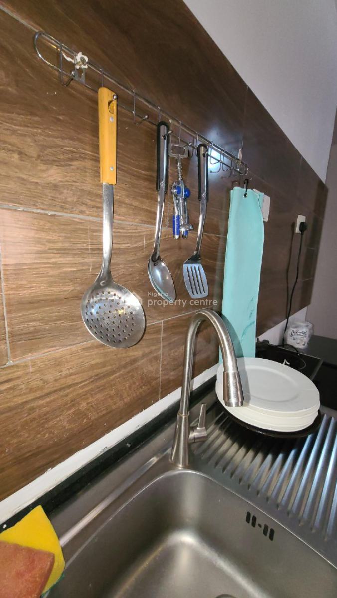 Nice 1 Bedroom with Swimming Pool & Golf, Ikeja Gra, Ikeja, Lagos, Mini Flat (room and Parlour) Short Let