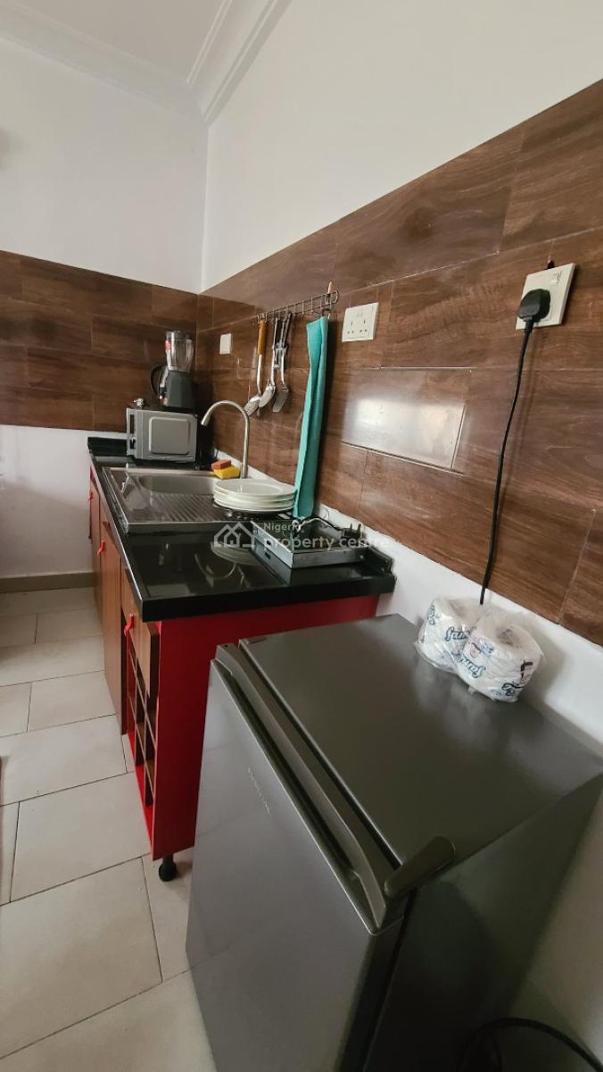 Nice 1 Bedroom with Swimming Pool & Golf, Ikeja Gra, Ikeja, Lagos, Mini Flat (room and Parlour) Short Let