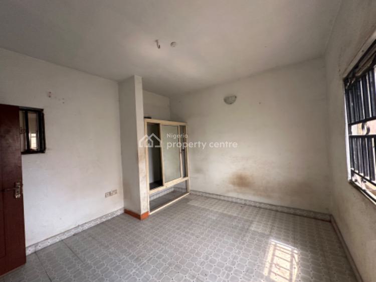2 Bedrooms Flat, Off International Airport Road, Isolo, Lagos, Flat / Apartment for Rent