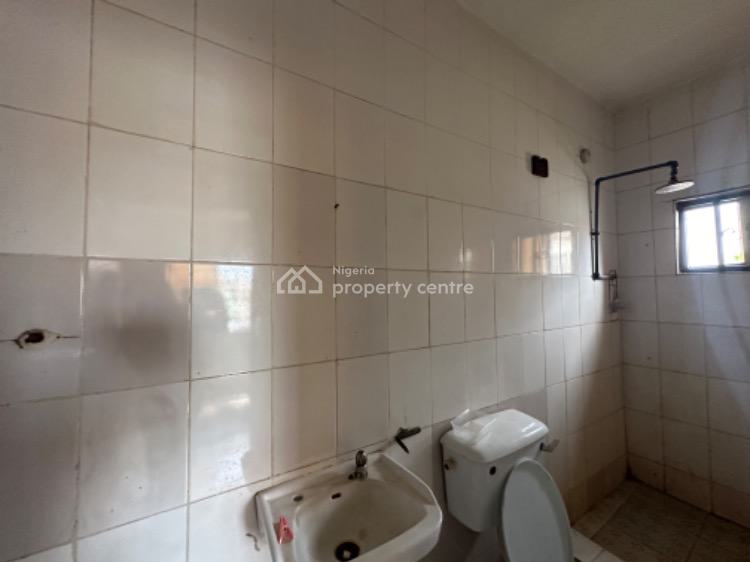 2 Bedrooms Flat, Off International Airport Road, Isolo, Lagos, Flat / Apartment for Rent