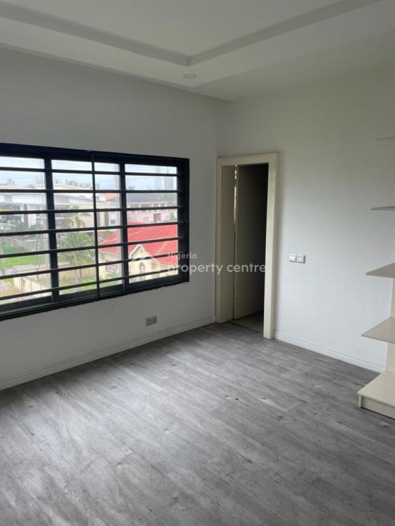 For Sale 3 Bedrooms Flat, Osborne, Ikoyi, Lagos 3 Beds, 3 Baths