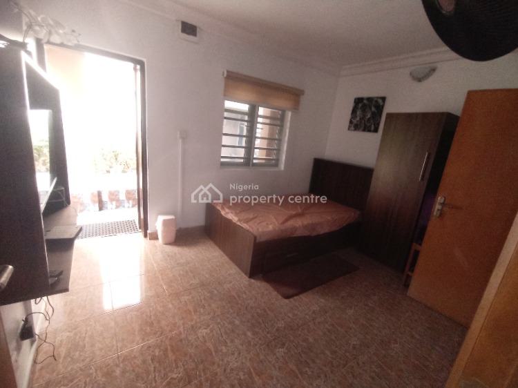 For Rent Monthly Payment Room Self Contain, Right Side, Lekki Phase 1
