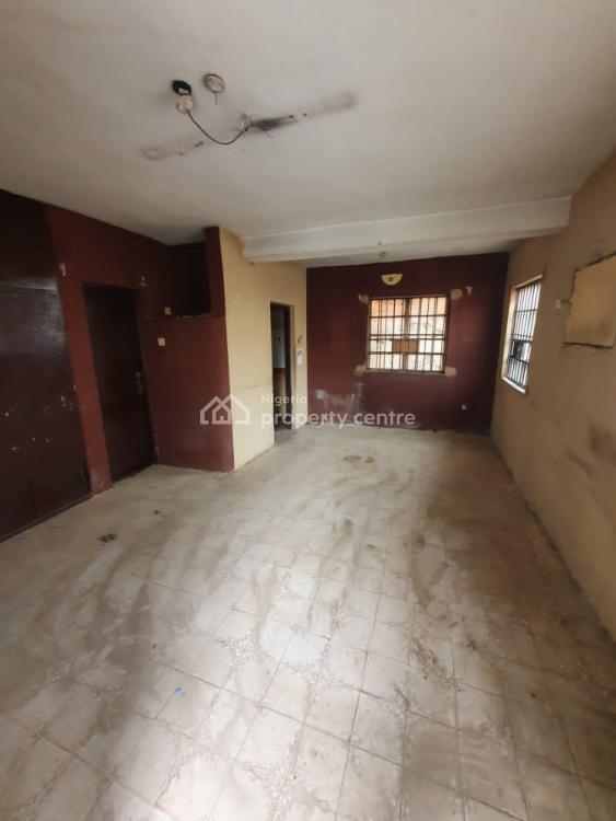 For Rent 2 Bedrooms Terraced Duplex, Shomolu, Lagos 2 Beds, 2 Baths