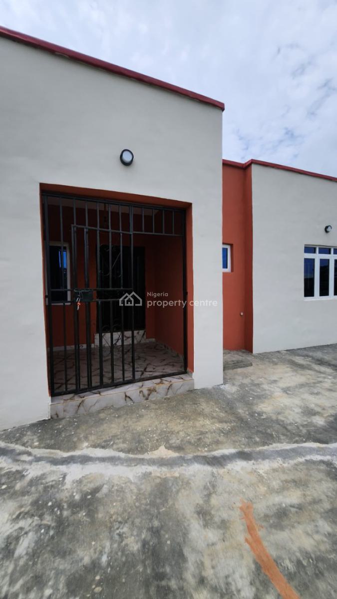 2 Bedroom Detached Bungalow, Off Arigbawonwo Road, Mowe Town, Ogun, Detached Bungalow for Sale