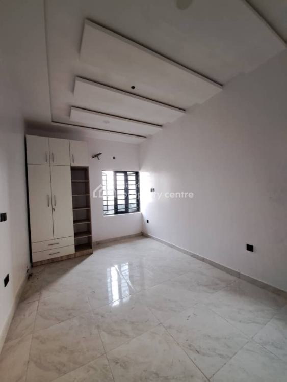 Luxury and Spacious 2 Bedroom Flat Apartment Upstairs, Abraham Adesanya, Ajah, Lagos, Flat / Apartment for Rent