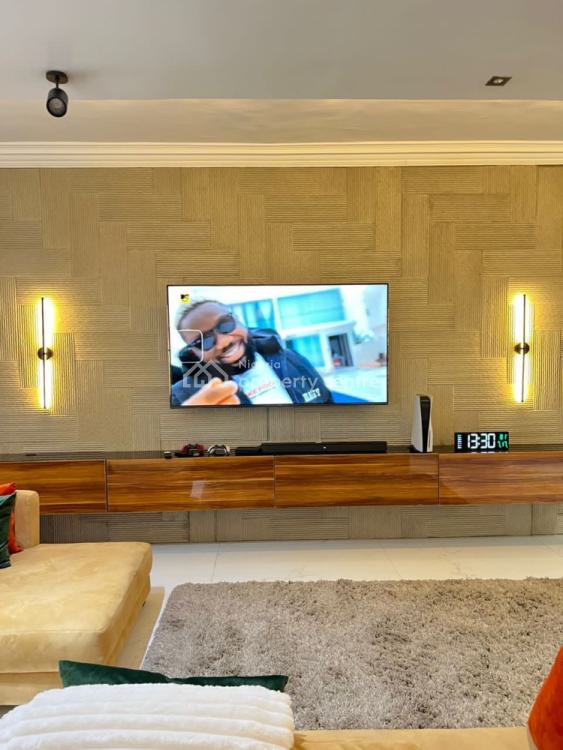 a Luxurious 3 Bedroom Apartment, Admiralty Way, Lekki Phase 1, Lekki, Lagos, Flat / Apartment Short Let