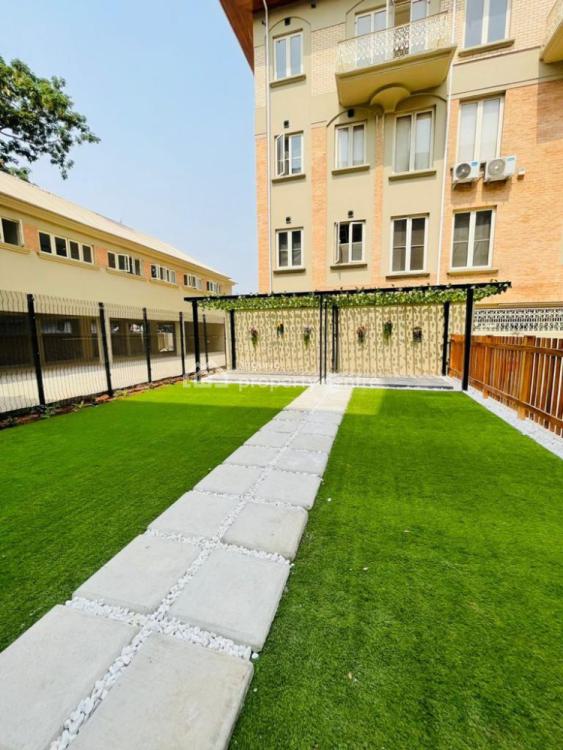 3 Bedrooms Apartment with Swimming Pool &  Gym, Ikoyi, Lagos, Flat / Apartment for Sale