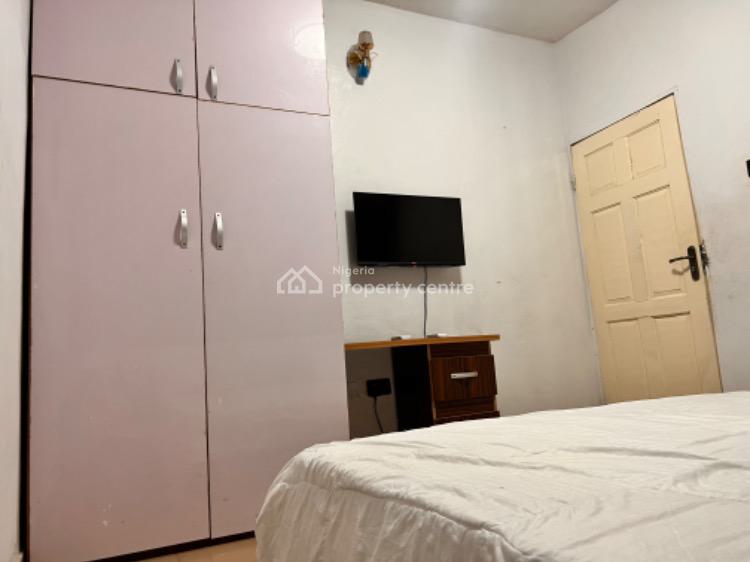 1 Bedroom Flat Serviced  Apartment, 5 Ilesanmi Street, Isolo, Lagos, Mini Flat (room and Parlour) Short Let