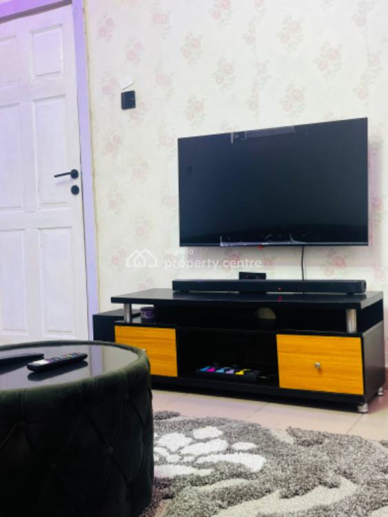 1 Bedroom Fully Serviced Apartment, 5 Ilesanmi Street, Isolo, Lagos, Mini Flat (room and Parlour) Short Let