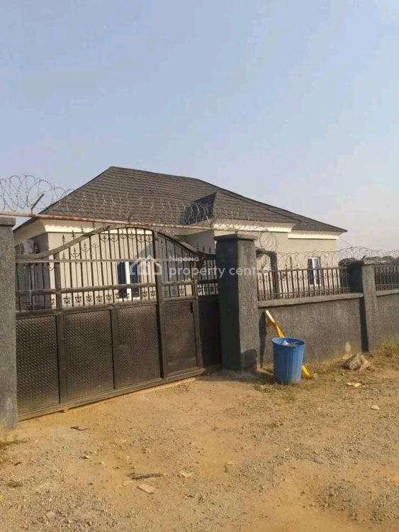 For Sale 3 Bedroom Bungalow With Bq, Airport Road, Kiami, Lugbe