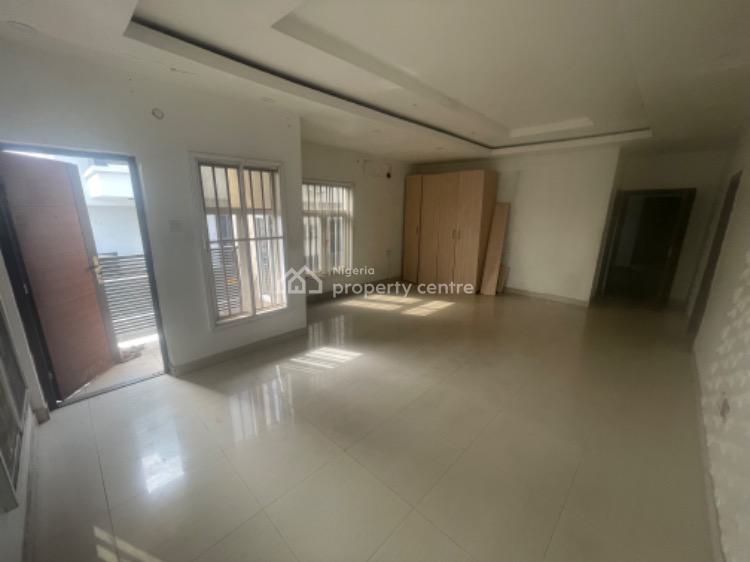 a Very Spacious Master Bedroom in a Shared Kitchen Apartment, Spar Road, Ikate, Lekki, Lagos, Self Contain (single Rooms) for Rent