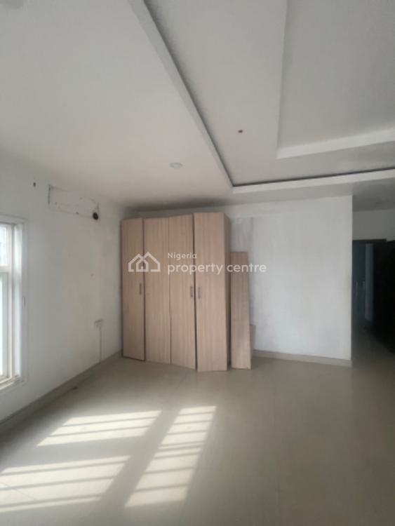 a Very Spacious Master Bedroom in a Shared Kitchen Apartment, Spar Road, Ikate, Lekki, Lagos, Self Contain (single Rooms) for Rent