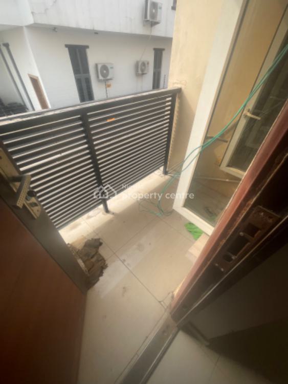 a Very Spacious Master Bedroom in a Shared Kitchen Apartment, Spar Road, Ikate, Lekki, Lagos, Self Contain (single Rooms) for Rent