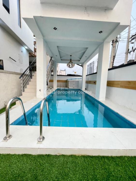 For Sale 5 Bedroom Luxurious Home In A Serene Neighborhood, Chevron