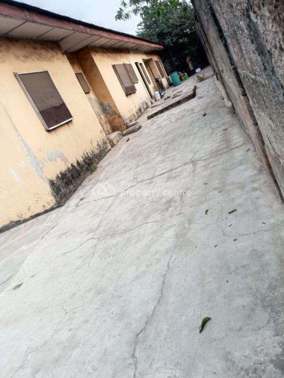 For Sale Full Plot Of Land With 3 Numbers Of 3 Bedrooms Bungalow