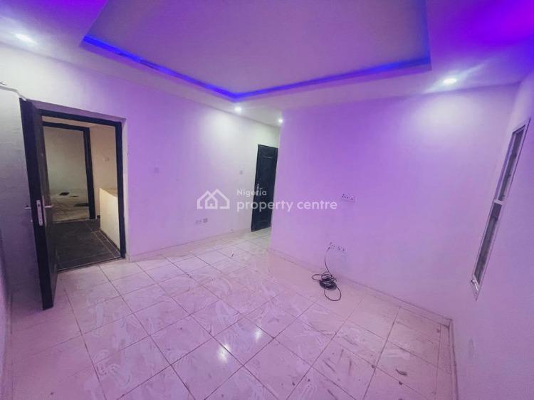 For Rent A Very Clean 2 Bedroom Apartment, Victoria Island (VI), Lagos