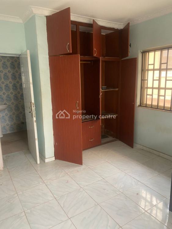 Nice Well Maintained Spacious 3 Bedrooms Flat, Osapa, Lekki, Lagos, Flat / Apartment for Rent