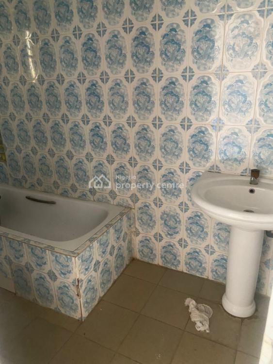Nice Well Maintained Spacious 3 Bedrooms Flat, Osapa, Lekki, Lagos, Flat / Apartment for Rent