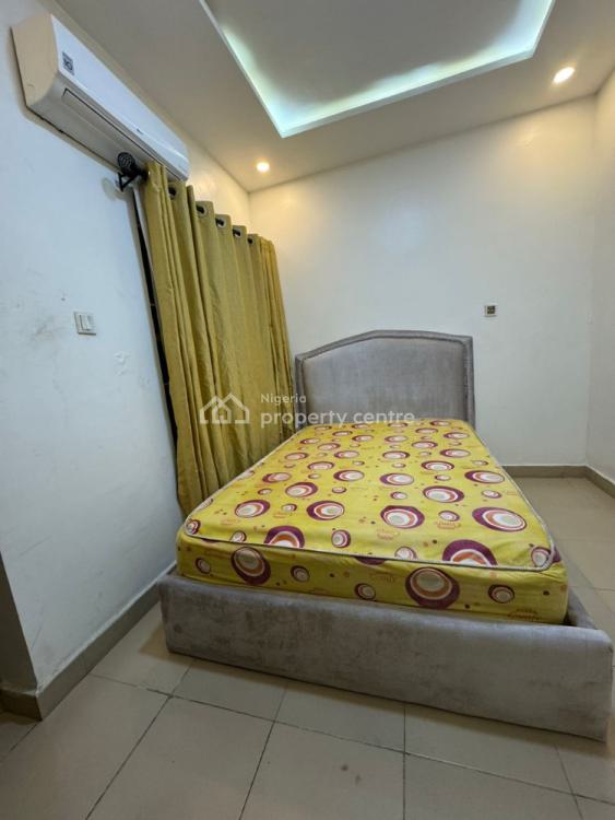 Boys Quarter (bq) in a Duplex in Serviced Estate, No Kitchen, Cromwell Court Estate Ii, Chevron Drive, Lekki, Lagos, Semi-detached Duplex for Rent