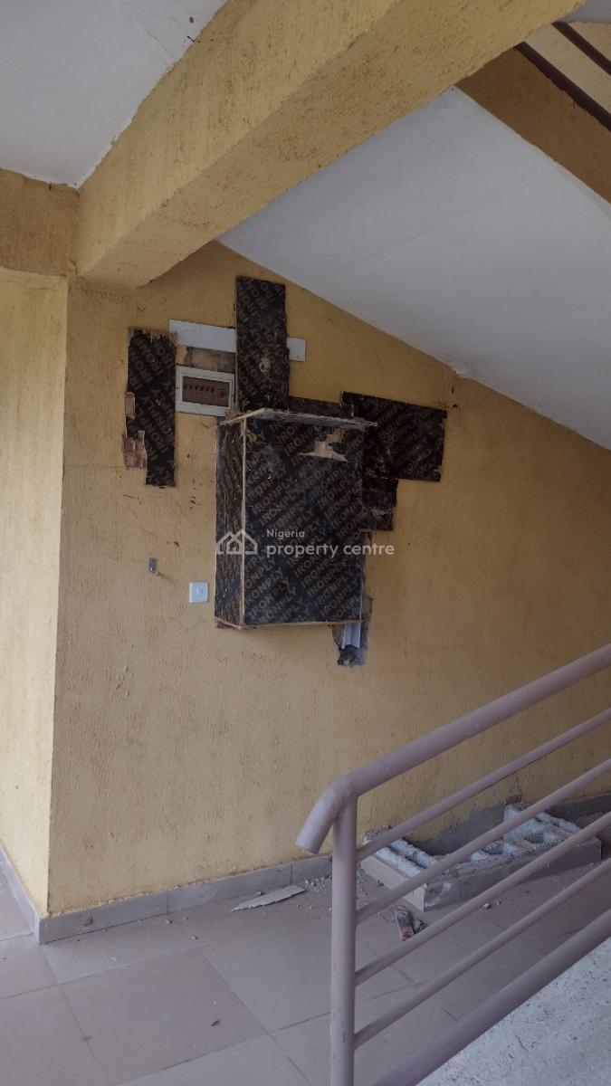Well-built Shops and Offices, Apo Trade Hub, Wasa, Apo, Abuja, Plaza / Complex / Mall for Sale