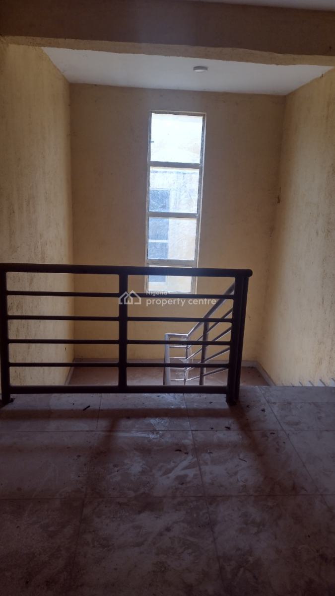 Well-built Shops and Offices, Apo Trade Hub, Wasa, Apo, Abuja, Plaza / Complex / Mall for Sale