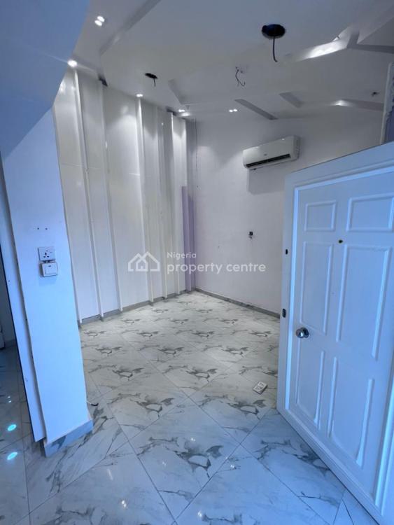 Shop Space, 32 Wole Ariyo Street, Lekki Phase 1, Lekki, Lagos, Shop for Rent