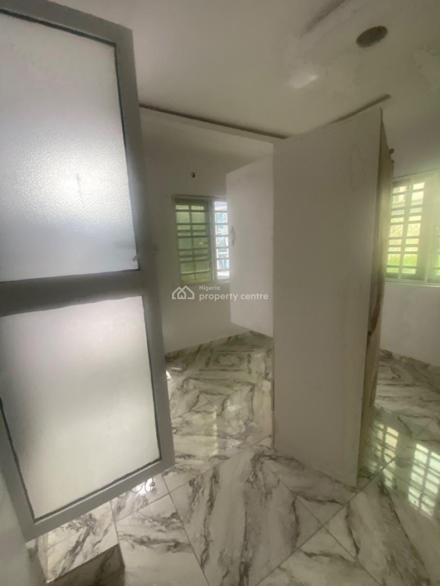 Luxuriously Spacious Self Contain with Excellent Finishing, 14b, Kayode Close, B & M Court, Ologolo, Lekki, Lagos, Self Contain (single Rooms) for Rent