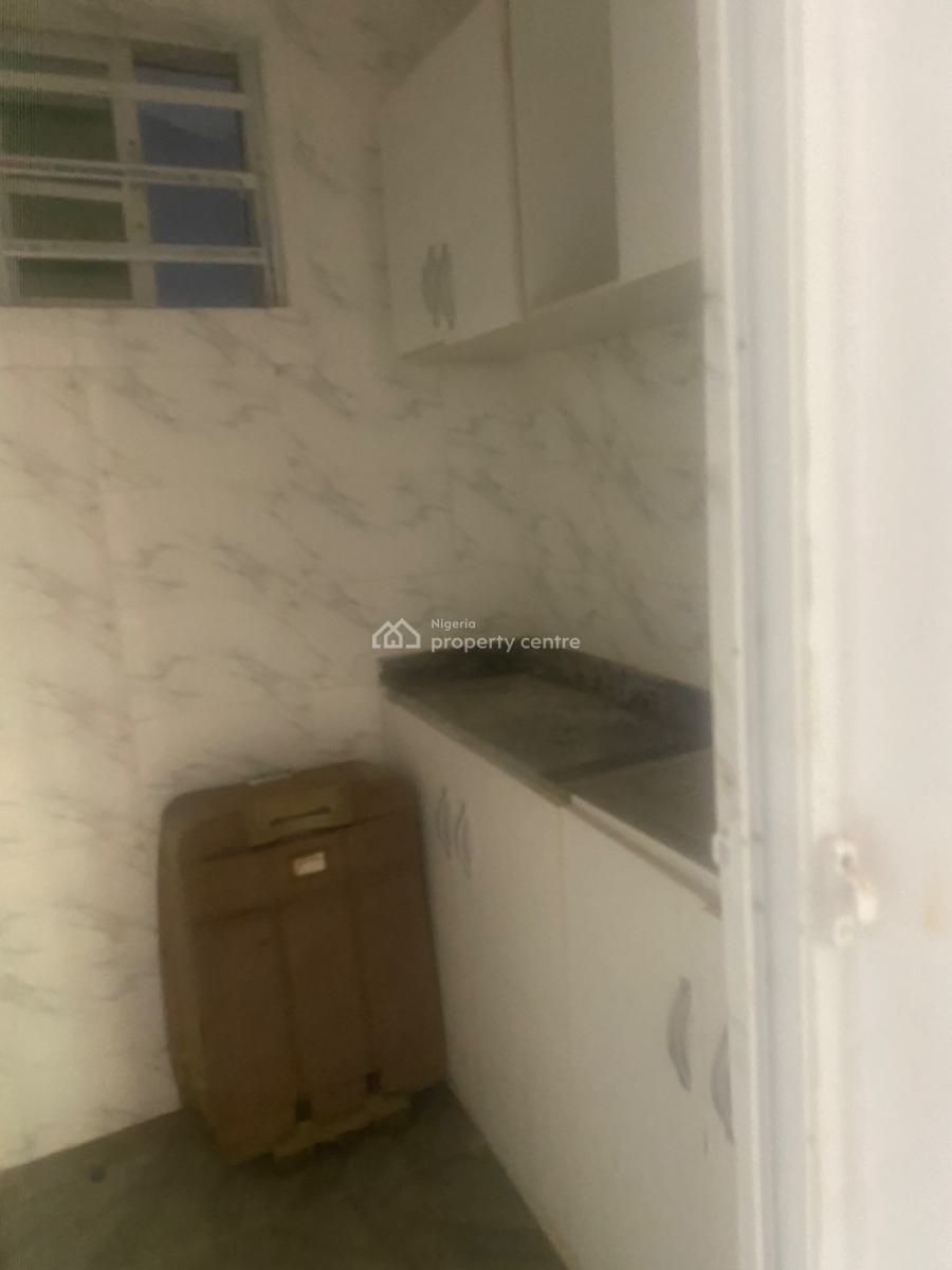 Luxuriously Spacious Self Contain with Excellent Finishing, 14b, Kayode Close, B & M Court, Ologolo, Lekki, Lagos, Self Contain (single Rooms) for Rent