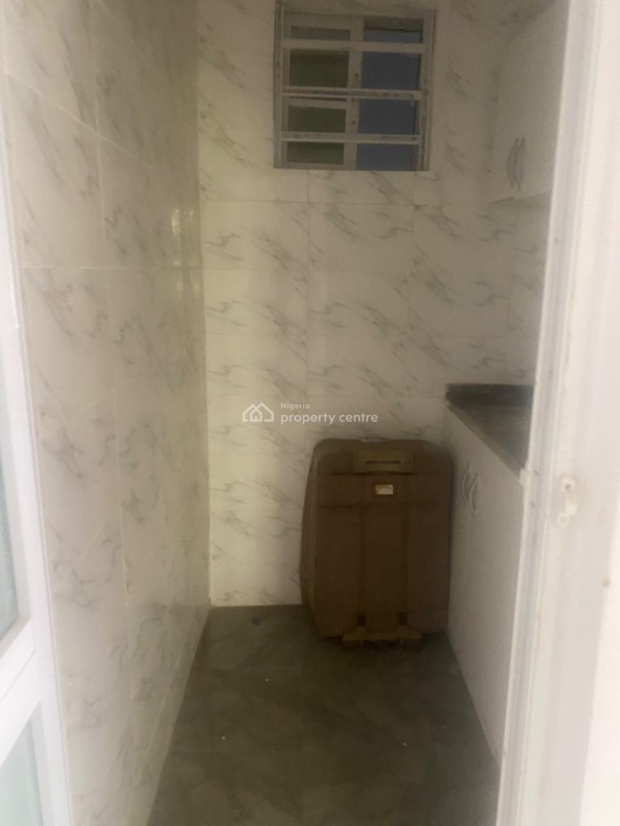 Luxuriously Spacious Self Contain with Excellent Finishing, 14b, Kayode Close, B & M Court, Ologolo, Lekki, Lagos, Self Contain (single Rooms) for Rent
