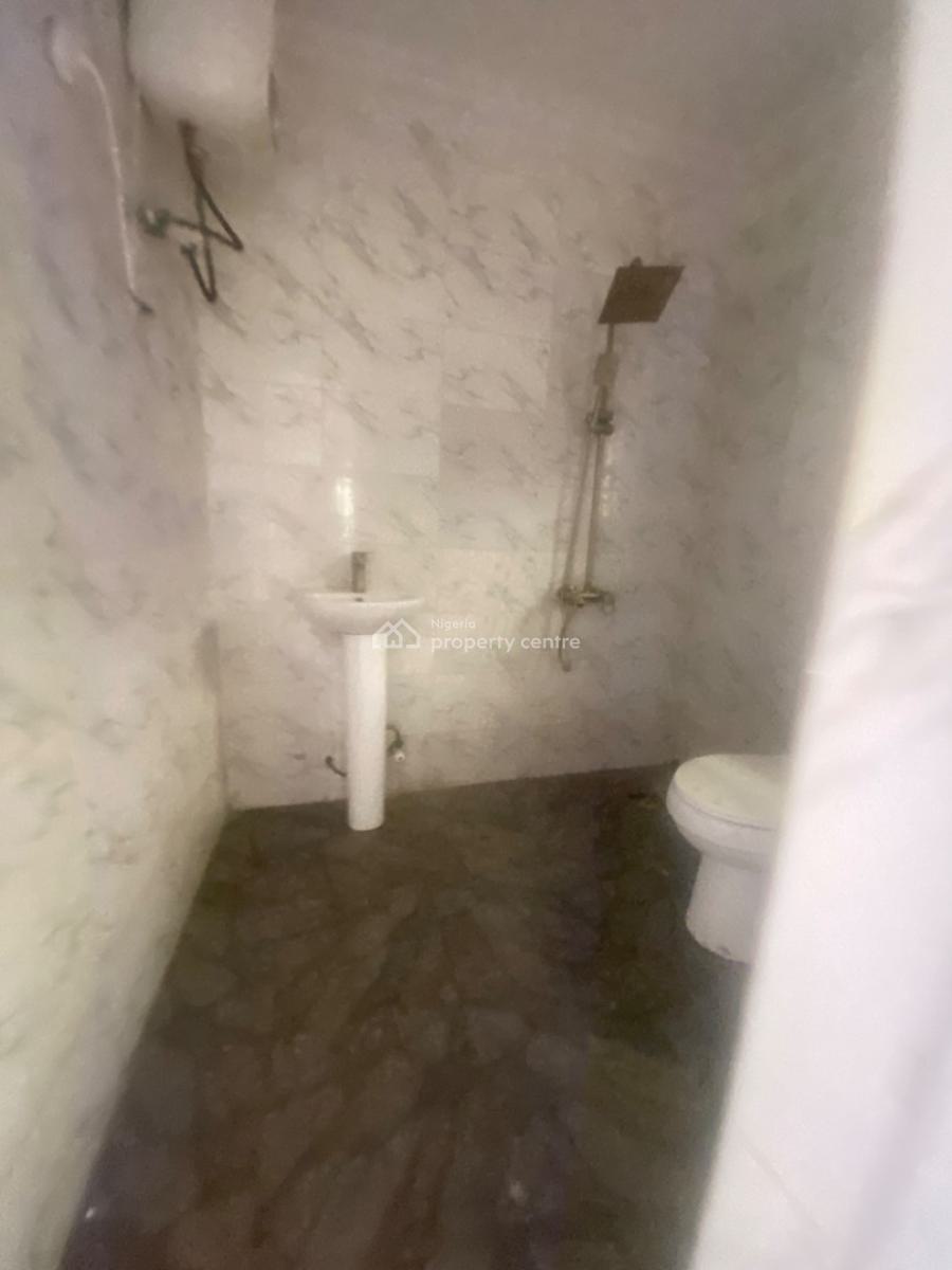 Luxuriously Spacious Self Contain with Excellent Finishing, 14b, Kayode Close, B & M Court, Ologolo, Lekki, Lagos, Self Contain (single Rooms) for Rent