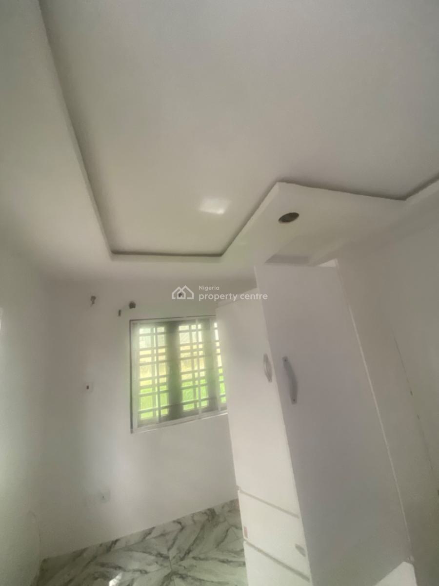 Luxuriously Spacious Self Contain with Excellent Finishing, 14b, Kayode Close, B & M Court, Ologolo, Lekki, Lagos, Self Contain (single Rooms) for Rent