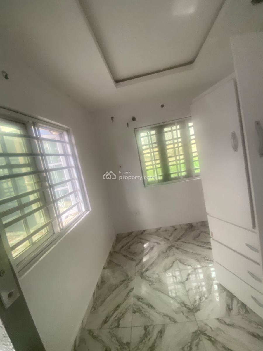 Luxuriously Spacious Self Contain with Excellent Finishing, 14b, Kayode Close, B & M Court, Ologolo, Lekki, Lagos, Self Contain (single Rooms) for Rent