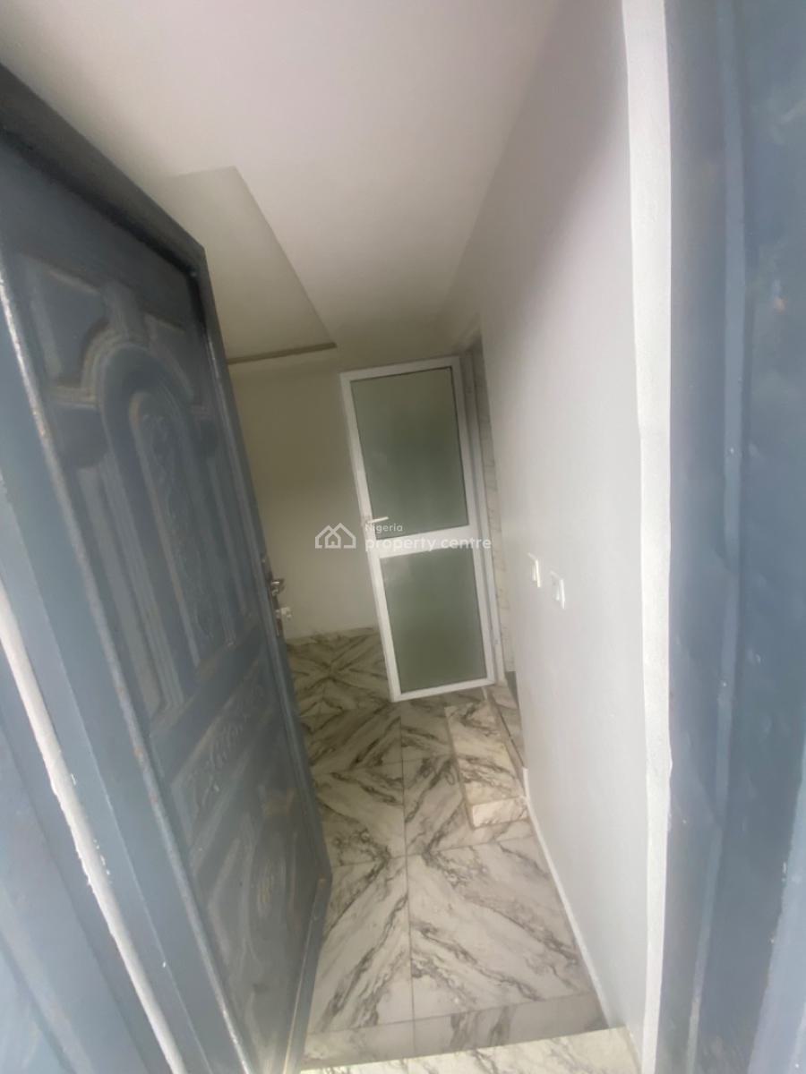 Luxuriously Spacious Self Contain with Excellent Finishing, 14b, Kayode Close, B & M Court, Ologolo, Lekki, Lagos, Self Contain (single Rooms) for Rent