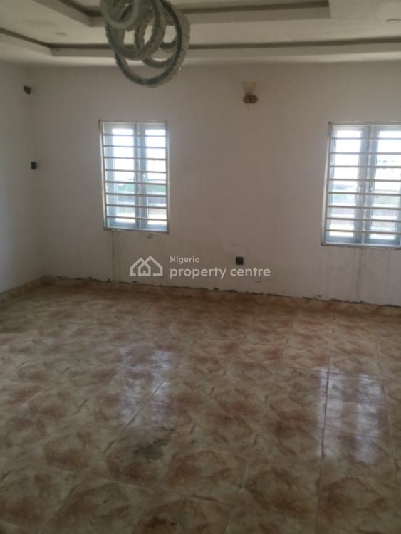 4 Bedroom  Flat Penthouse with Double Open Roof Balconies, Wale Alimi Estate Off Mopo-akinlade Road Opposite Atican Beach Resorts, Okun-ajah, Ajah, Lagos, Flat / Apartment for Rent