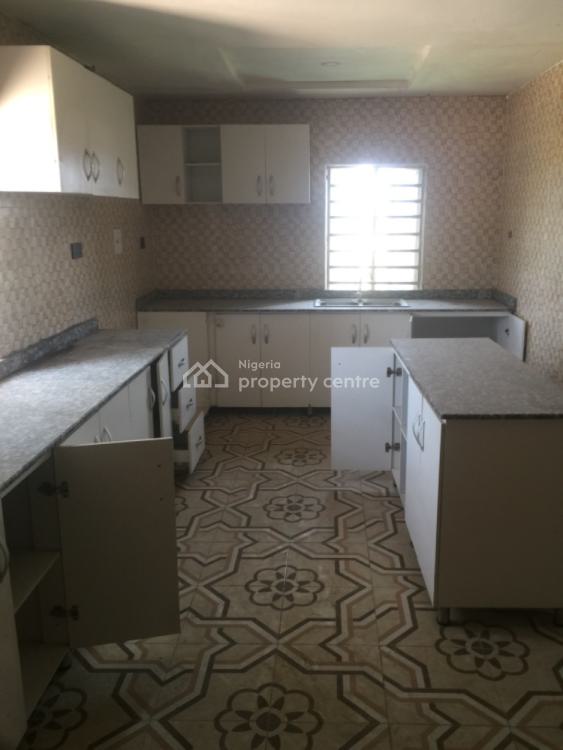 4 Bedroom  Flat Penthouse with Double Open Roof Balconies, Wale Alimi Estate Off Mopo-akinlade Road Opposite Atican Beach Resorts, Okun-ajah, Ajah, Lagos, Flat / Apartment for Rent