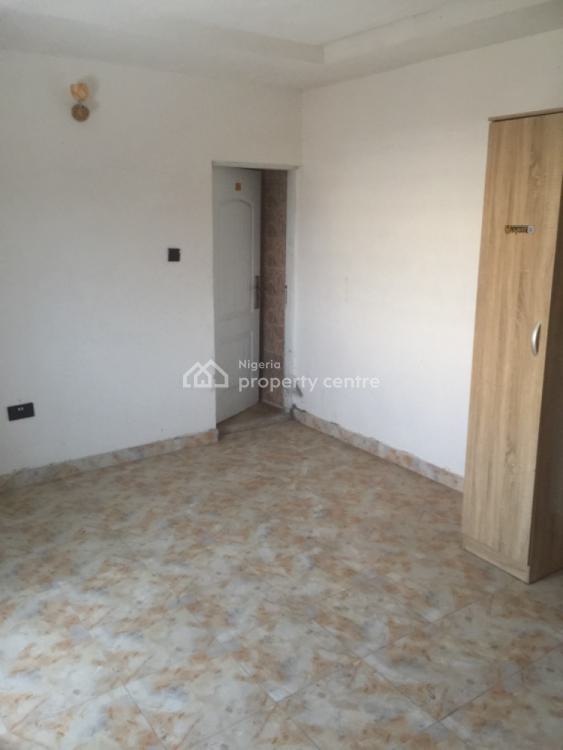 4 Bedroom  Flat Penthouse with Double Open Roof Balconies, Wale Alimi Estate Off Mopo-akinlade Road Opposite Atican Beach Resorts, Okun-ajah, Ajah, Lagos, Flat / Apartment for Rent