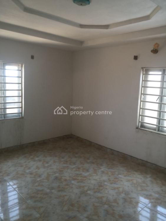 4 Bedroom  Flat Penthouse with Double Open Roof Balconies, Wale Alimi Estate Off Mopo-akinlade Road Opposite Atican Beach Resorts, Okun-ajah, Ajah, Lagos, Flat / Apartment for Rent