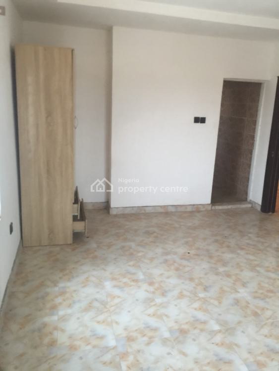 4 Bedroom  Flat Penthouse with Double Open Roof Balconies, Wale Alimi Estate Off Mopo-akinlade Road Opposite Atican Beach Resorts, Okun-ajah, Ajah, Lagos, Flat / Apartment for Rent