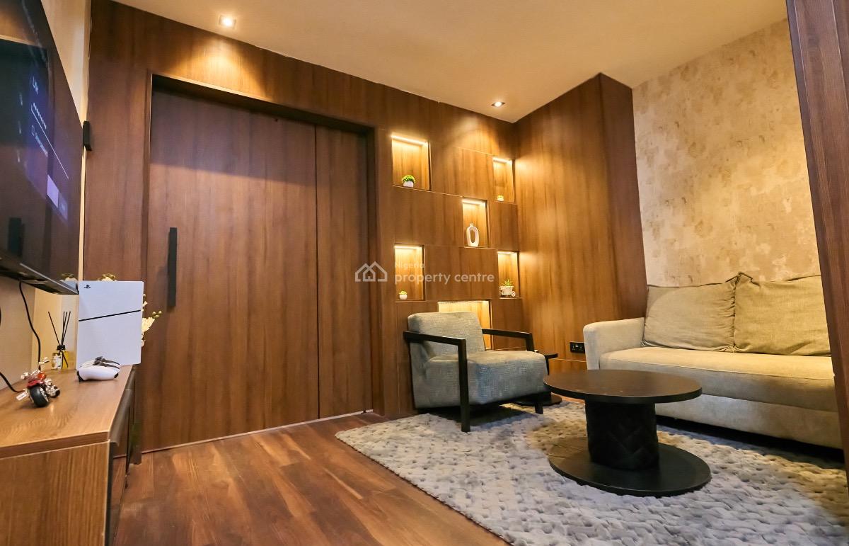 1 Bd Ps5, Home + Acs on Solar & Inverter, Wifi (fibre), Balcony, Wuye, Abuja, Flat / Apartment Short Let