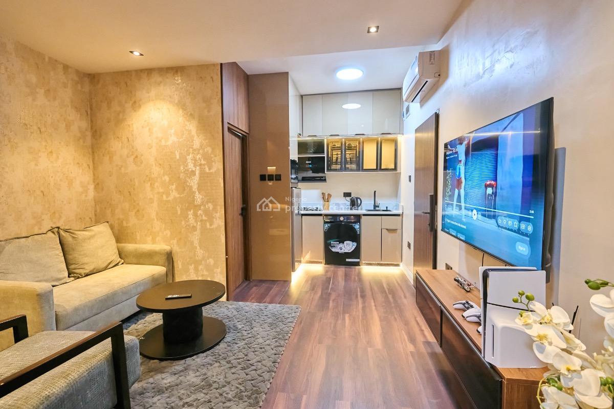 1 Bd Ps5, Home + Acs on Solar & Inverter, Wifi (fibre), Balcony, Wuye, Abuja, Flat / Apartment Short Let