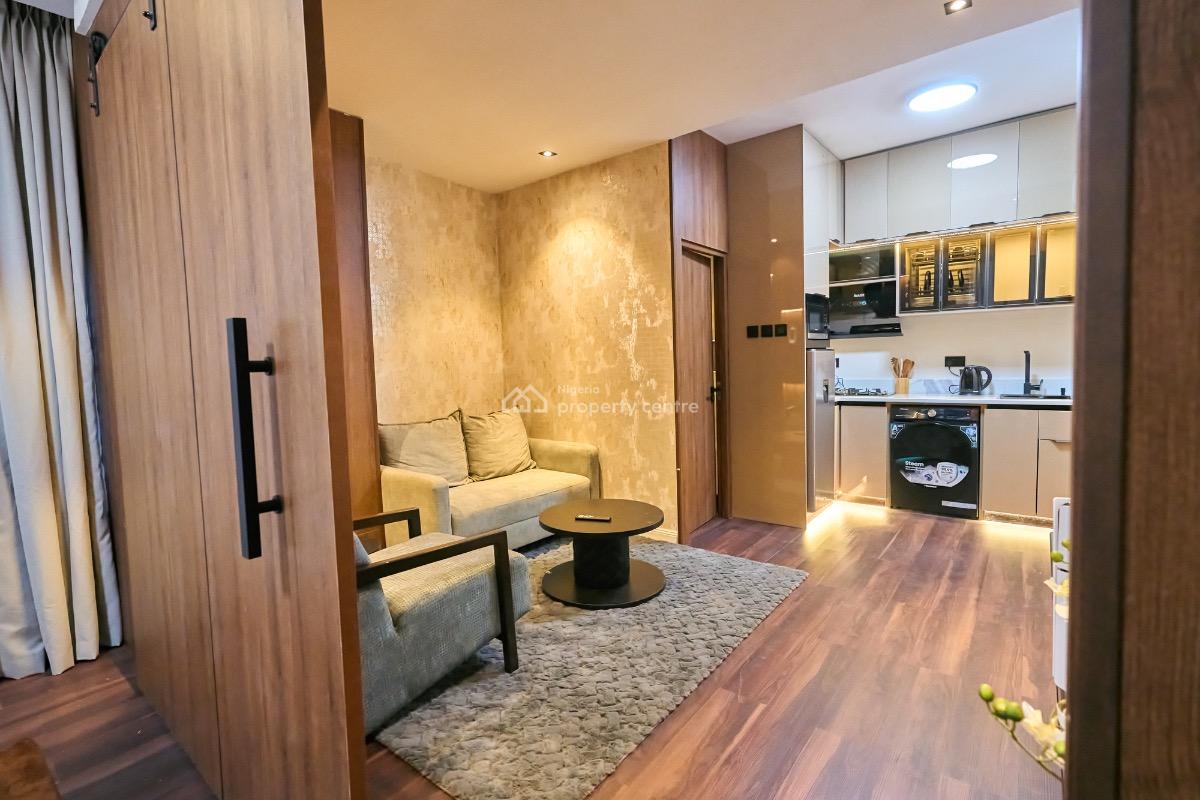 1 Bd Ps5, Home + Acs on Solar & Inverter, Wifi (fibre), Balcony, Wuye, Abuja, Flat / Apartment Short Let