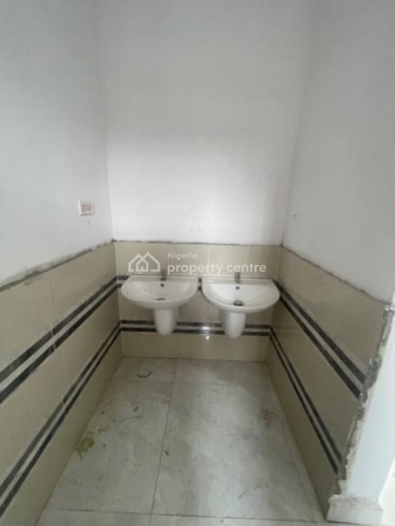 Commercial Building, Lekki Phase 1, Lekki, Lagos, Office Space for Sale
