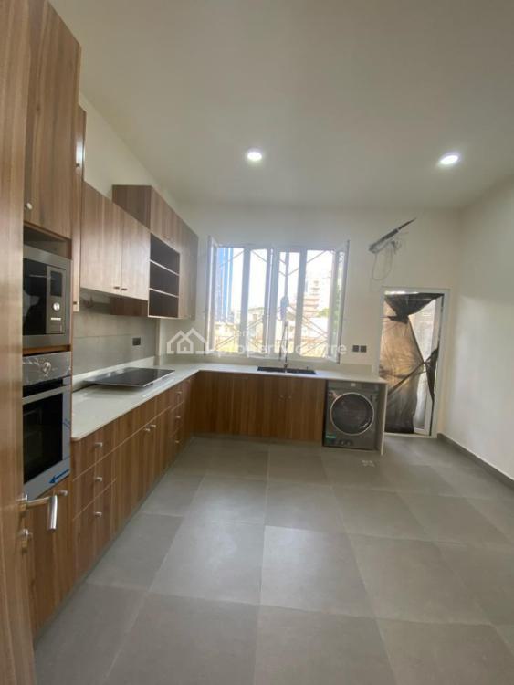 a Well Constructed 3 Bedroom Apartment with Communal Swimming Pool &bq, Central, Victoria Island (vi), Lagos, Flat / Apartment for Sale