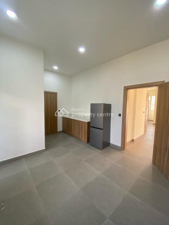 a Well Constructed 3 Bedroom Apartment with Communal Swimming Pool &bq, Central, Victoria Island (vi), Lagos, Flat / Apartment for Sale