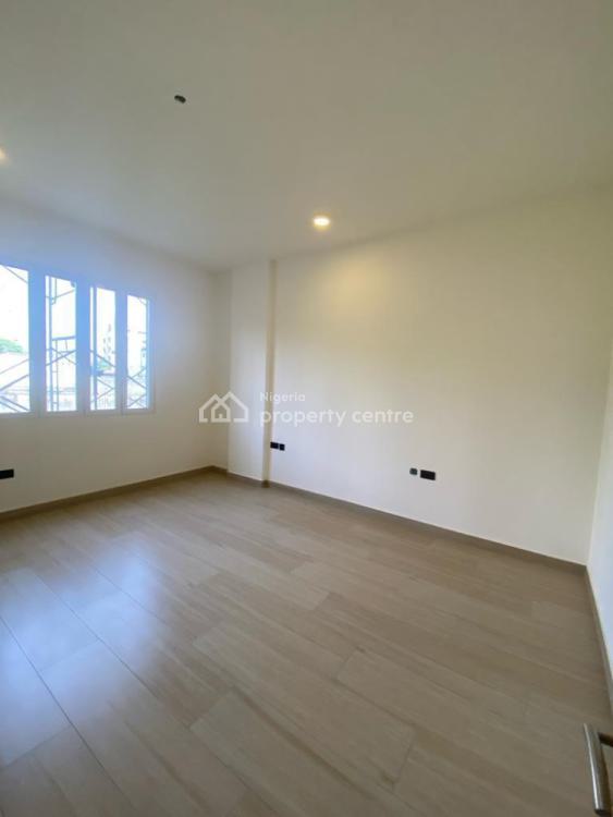 a Well Constructed 3 Bedroom Apartment with Communal Swimming Pool &bq, Central, Victoria Island (vi), Lagos, Flat / Apartment for Sale