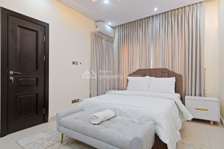 a Cozy 1 Bedroom Apartment with a Gym and Side Water View, Banana Island, Ikoyi, Lagos, Flat / Apartment Short Let