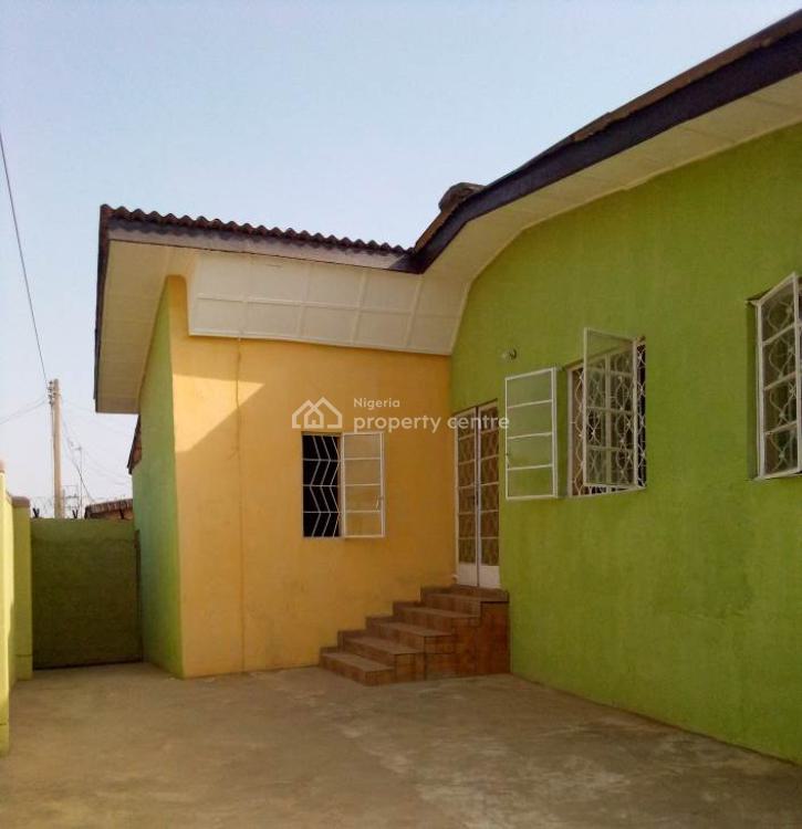 4 Bedroom Bungalow with Two Rooms Boys Quarters, Barnawa, Kaduna South, Kaduna, Detached Bungalow for Rent