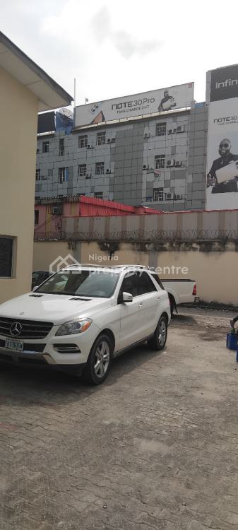 Commercial Structure with Large Compound on 1200sqm Land, Saka Tinubu, Victoria Island (vi), Lagos, Commercial Property for Sale